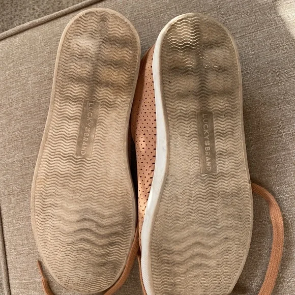 Women’s Leather Lucky Brand Sneakers - Picture 2 of 4